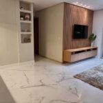 Painel de TV Ripado em MDF Peroba Berneck