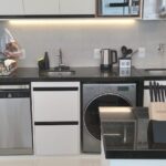 Cozinha em MDF branco perfil preto 4