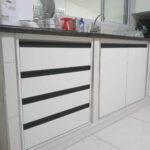Cozinha_branco_puxador G preto_1
